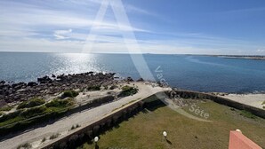 靠近海滩