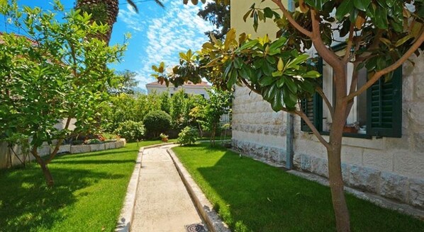 Property grounds - Lux Green Garden in top Split Neighbourhood (Split)
