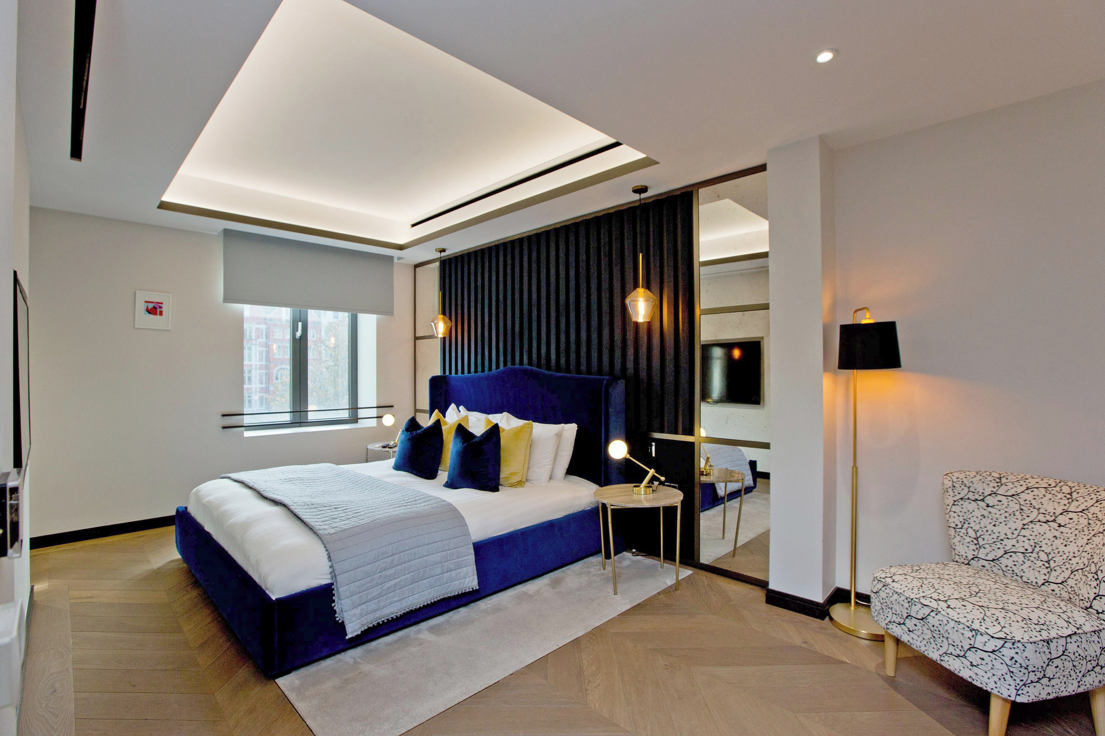 GS9 - 3 Bed Deluxe | Laptop workspace, soundproofing, iron/ironing board, free WiFi