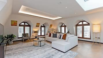 Penthouse Panoramic | Vardagsrum | Platt-tv, Netflix, golvvärme och streamingtjänster