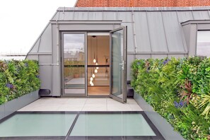 Penthouse có tầm nhìn toàn cảnh | Hiên