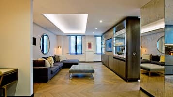 GS5 - 3 Bed Deluxe | 1 bedroom, laptop workspace, soundproofing, iron/ironing board