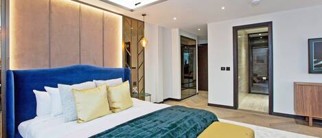 GS22 - 3 Bed Penthouse | 1 bedroom, laptop workspace, soundproofing, iron/ironing board