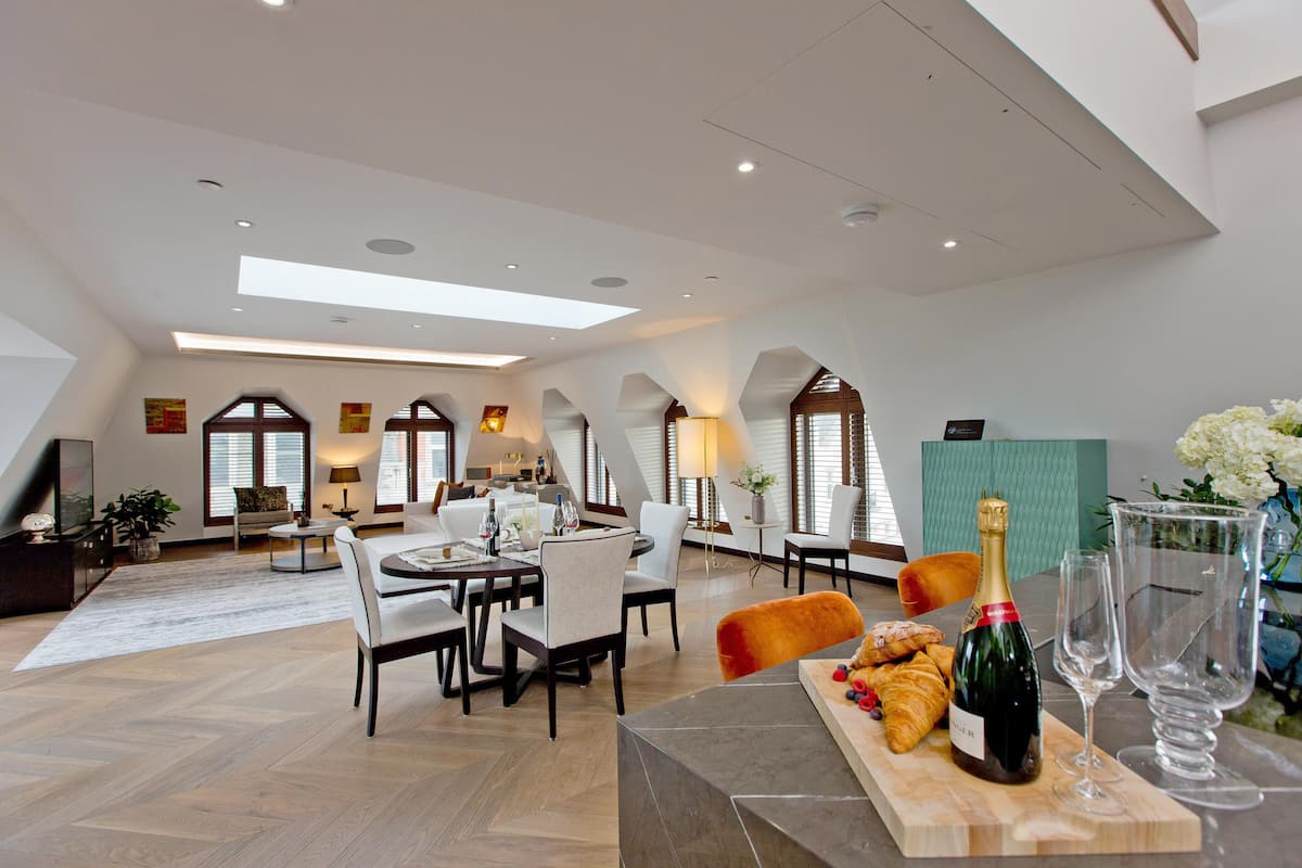Panoramic-Penthouse