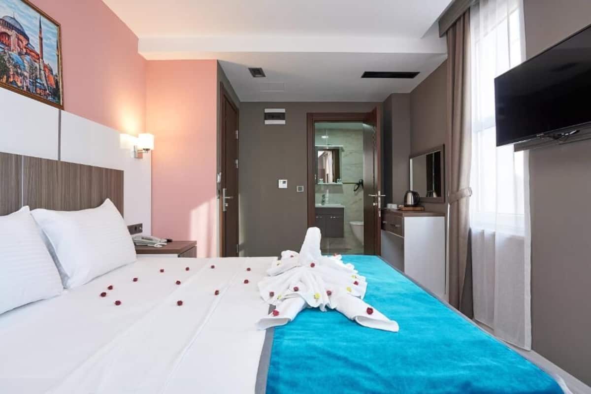 Superior Double Room | Premium bedding, minibar, in-room safe, individually decorated