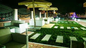 Unclassified image, 2 of 32, button - Hotel Oasis (Tuzi)
