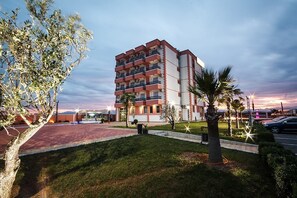 Exterior - Hotel Oasis (Tuzi)