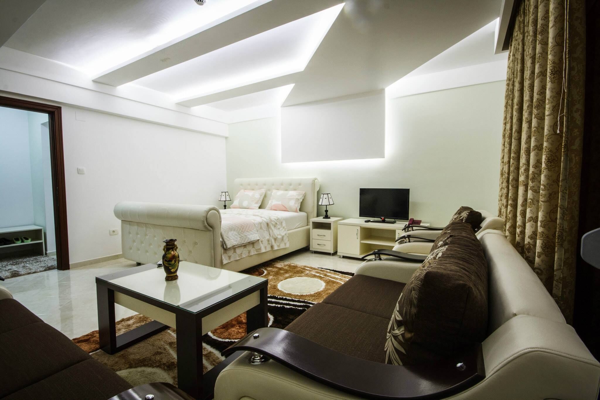 minibar, in-room safe, desk, laptop workspace