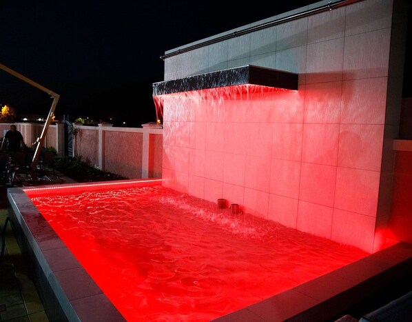 Exterior detail - Hotel Oasis (Tuzi)