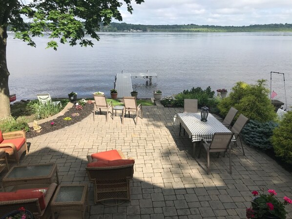 屋外ダイニングエリア