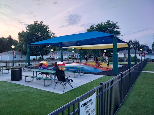 Luxury! 2 king beds and 2 full bathrooms