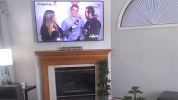 Smart-TV, Kamin, DVD-Player