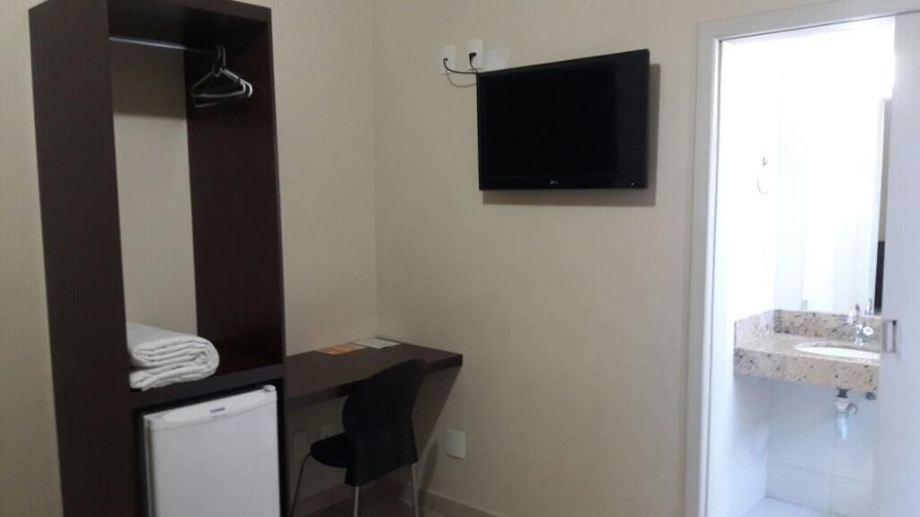 1 bedroom, hypo-allergenic bedding, blackout curtains, free wifi