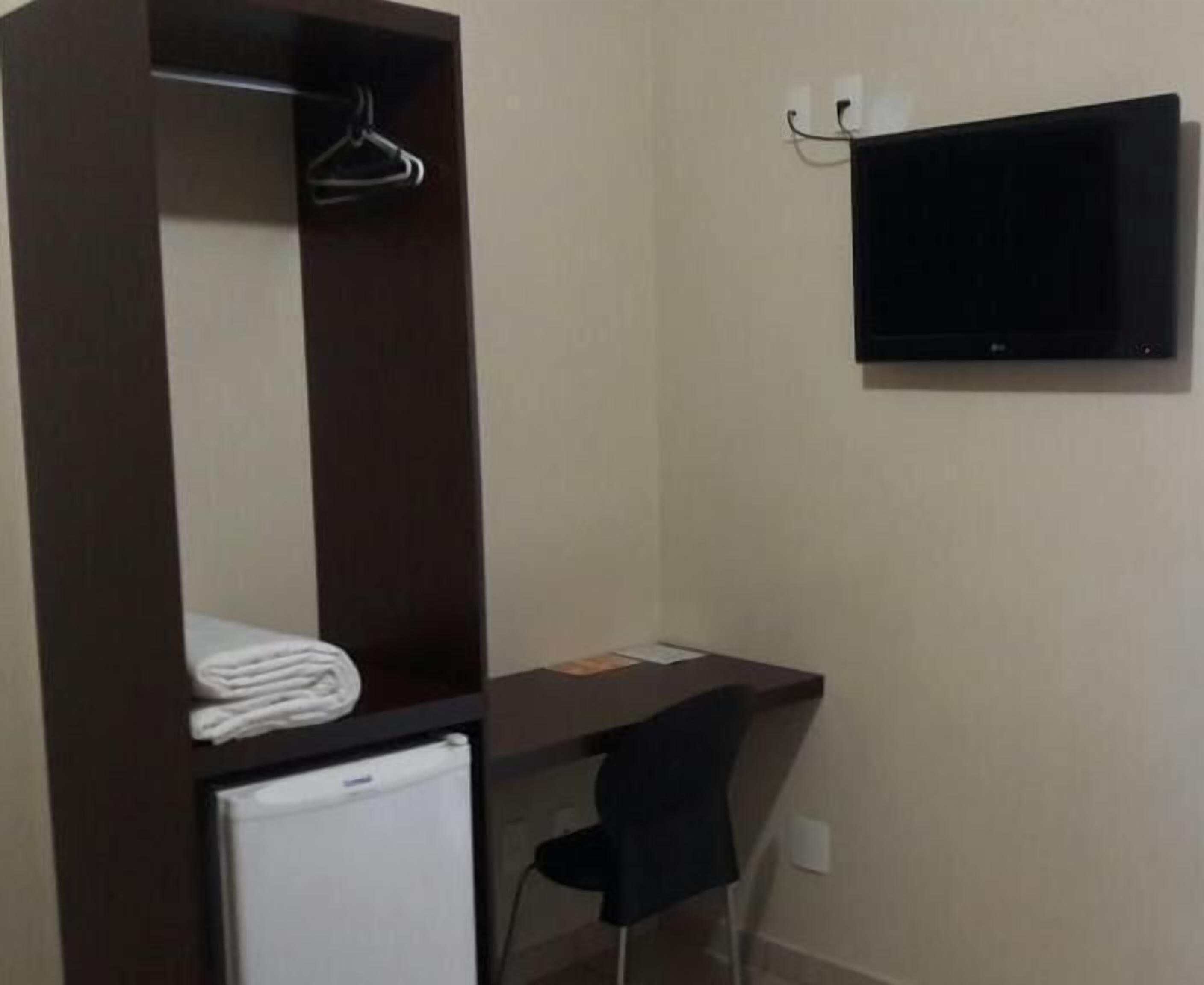 1 bedroom, hypo-allergenic bedding, blackout curtains, free wifi