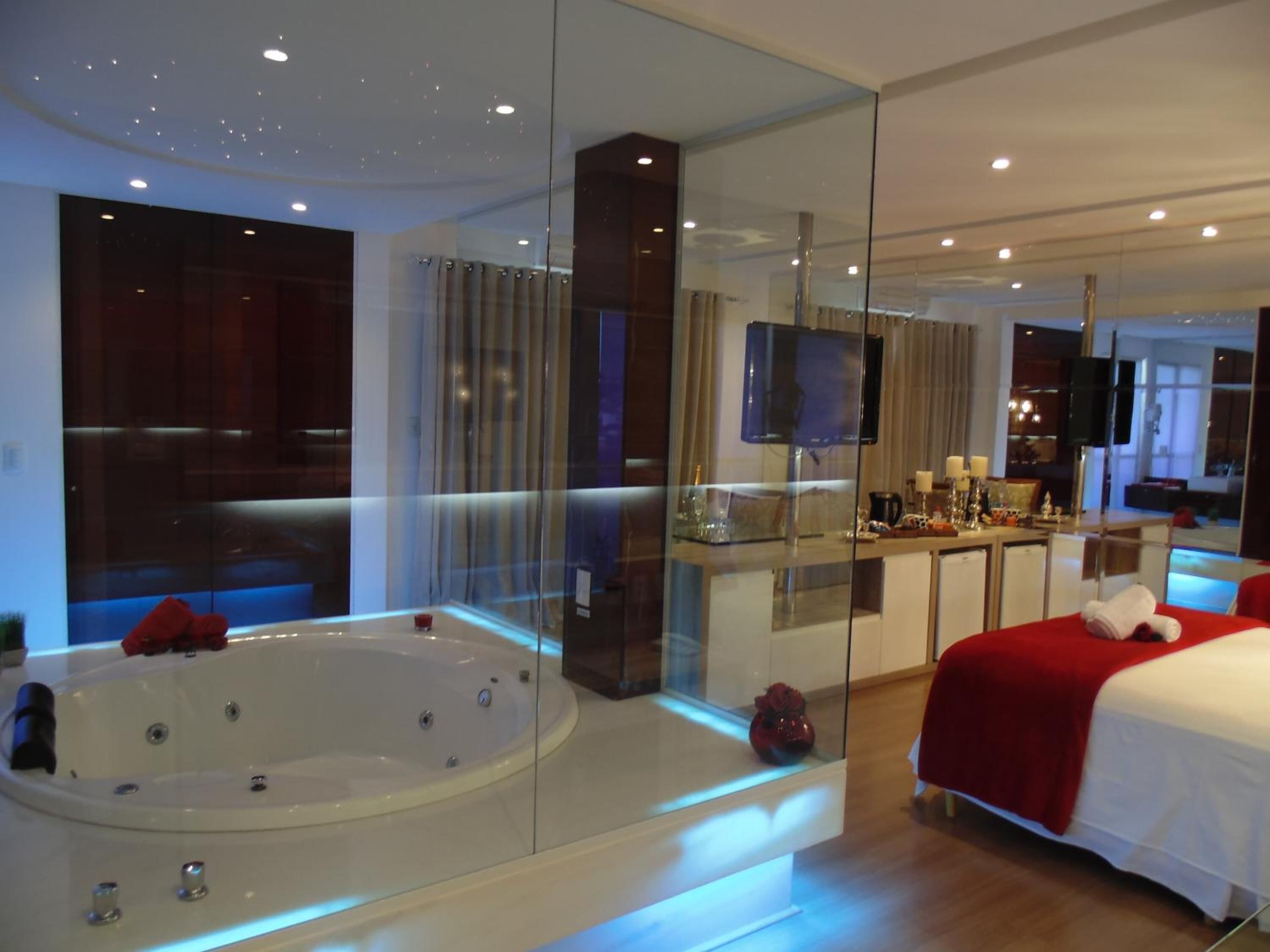 1 bedroom, hypo-allergenic bedding, blackout curtains, free wifi