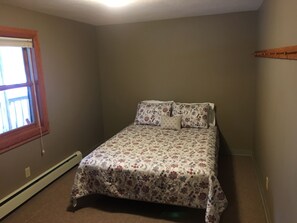 6 bedrooms, iron/ironing board, travel crib, free WiFi