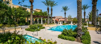 2 Schlafzimmer neu renoviertes Anwesen in Lake Las Vegas