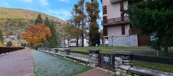 MEADOWS Apartment-Asunto suuressa puistossa