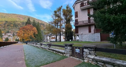 MEADOWS Apartment-Wohnung in einem großen Park