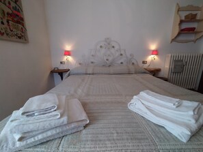 2 bedrooms, desk - MEADOWS Apartment (Ponte di Legno)