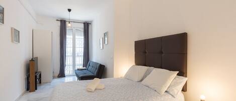 1 soverom, safe på rommet, strykejern/-brett og wi-fi (inkludert)