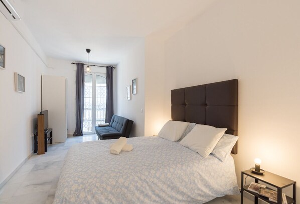 1 bedroom, in-room safe, iron/ironing board, free WiFi