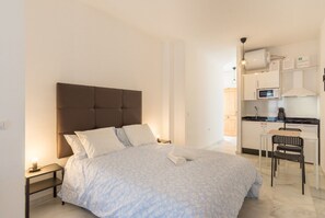 1 bedroom, in-room safe, iron/ironing board, free WiFi