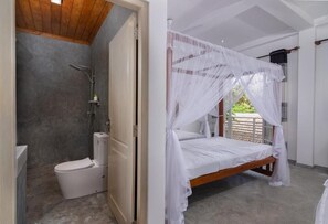 Standard Double Room | Minibar, in-room safe, desk, laptop workspace - samaraana (Ahangama)