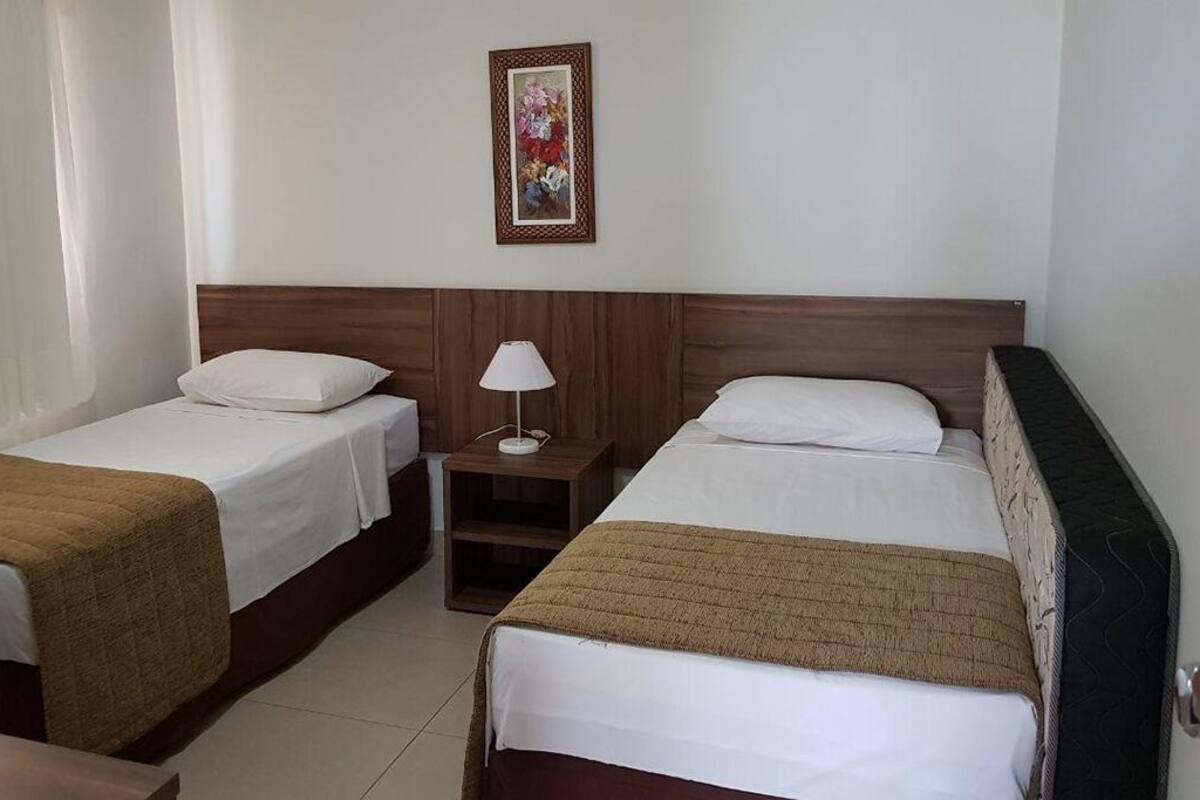 Bungalow Deluxe, 3 habitaciones, vista al jardín | Ropa de cama de alta calidad y escritorio