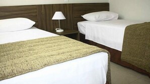 Deluxe Bungalow, 3 Bedrooms, Garden View | Premium bedding, desk, laptop workspace, blackout curtains - Resort com Desconto Lagoa Thermas Park (Caldas Novas)