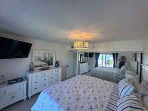 2 bedrooms, iron/ironing board, travel cot, free WiFi