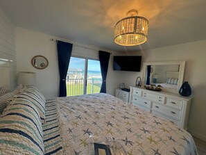 2 bedrooms, iron/ironing board, travel crib, free WiFi