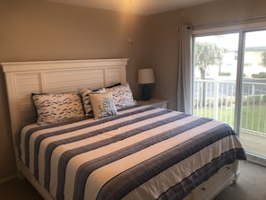 2 habitaciones, tabla de planchar con plancha y cuna de viaje 