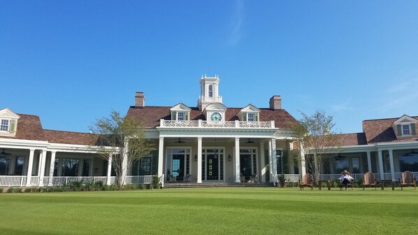 Exterior - Pet Friendly Sparrow Pond Coastal Cottage with 3 Bedrooms / 3 Baths (Johns Island)
