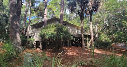 Pet Friendly Sparrow Pond Coastal Cottage with 3 Bedrooms / 3 Baths