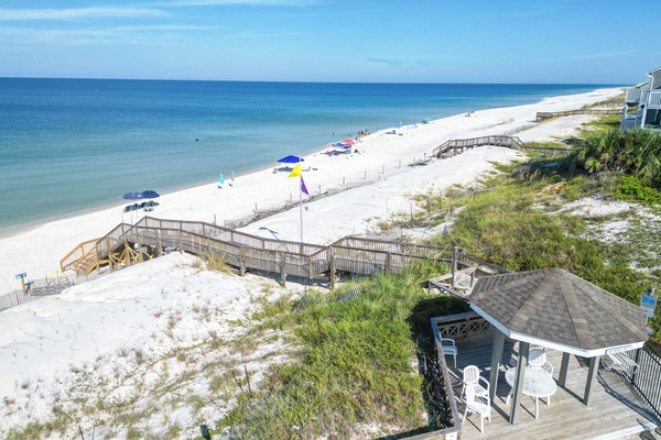 In StrandnĂ€he, LiegestĂŒhle