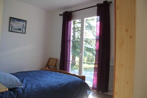 2 chambres, fer et planche à repasser, lit parapluie, accès Internet