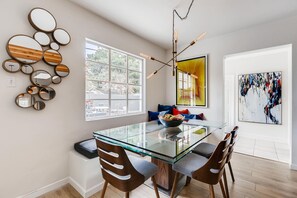 Interior - Perfect hub for Old Town Scottsdale, Golf, Sporting Events & Camelback (Phoenix)