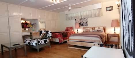 1 chambre, fer et planche Ă repasser, Wi-Fi, draps fournis