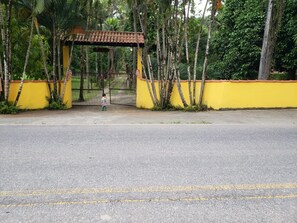 Property entrance - La Felicitá (Cachoeiras de Macacu)