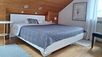 2 bedrooms, free WiFi, bed sheets