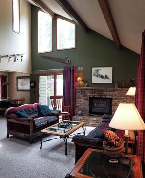 Smart TV, video games, DVD player, books - The Mineshaft - Secluded Cabin with Trailer Parking (Lead)