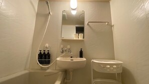Badekar, hårtørrer, håndklæder, Sæbe