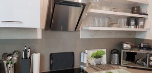 ثلاجة، ميكروويف، فرن، موقد طهي م سطح