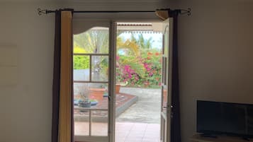 Apartemen Klasik, 1 kamar tidur (Longane) | Area keluarga | Televisi layar datar 24-inci dengan saluran TV kabel dan TV