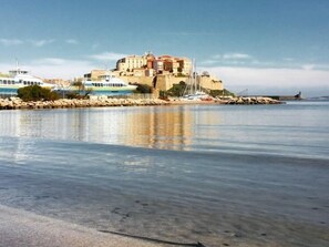 Beach - Studio & large garden 200m Calvi beach (Calvi)