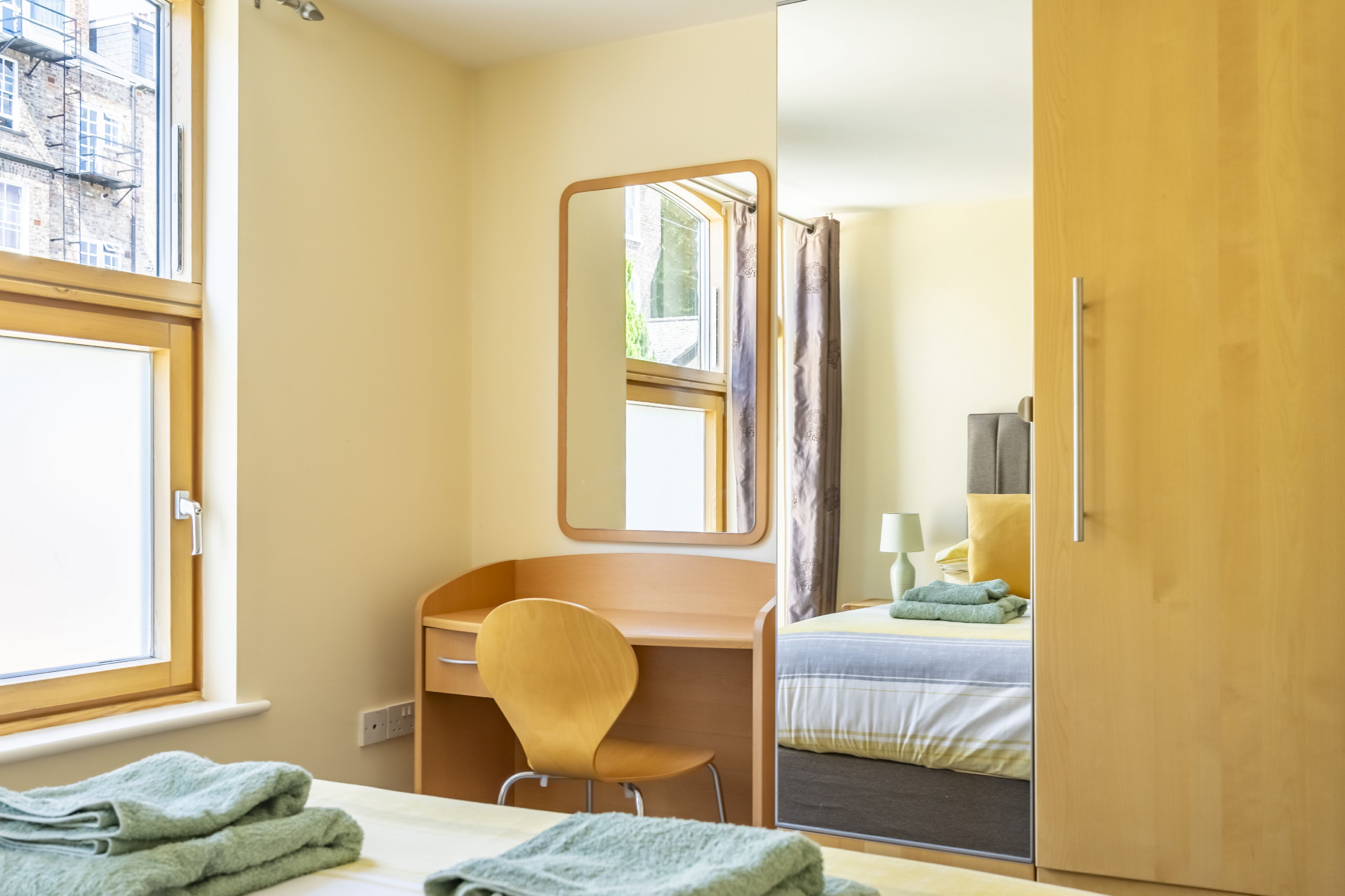 2 bedrooms, iron/ironing board, Internet