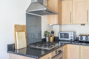Micro-ondas, fogão, cooktop, lava-louças