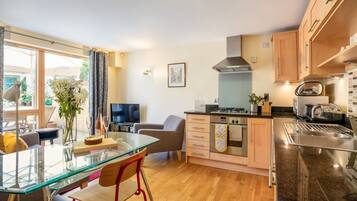Micro-ondes, four, plaque de cuisson, lave-vaisselle