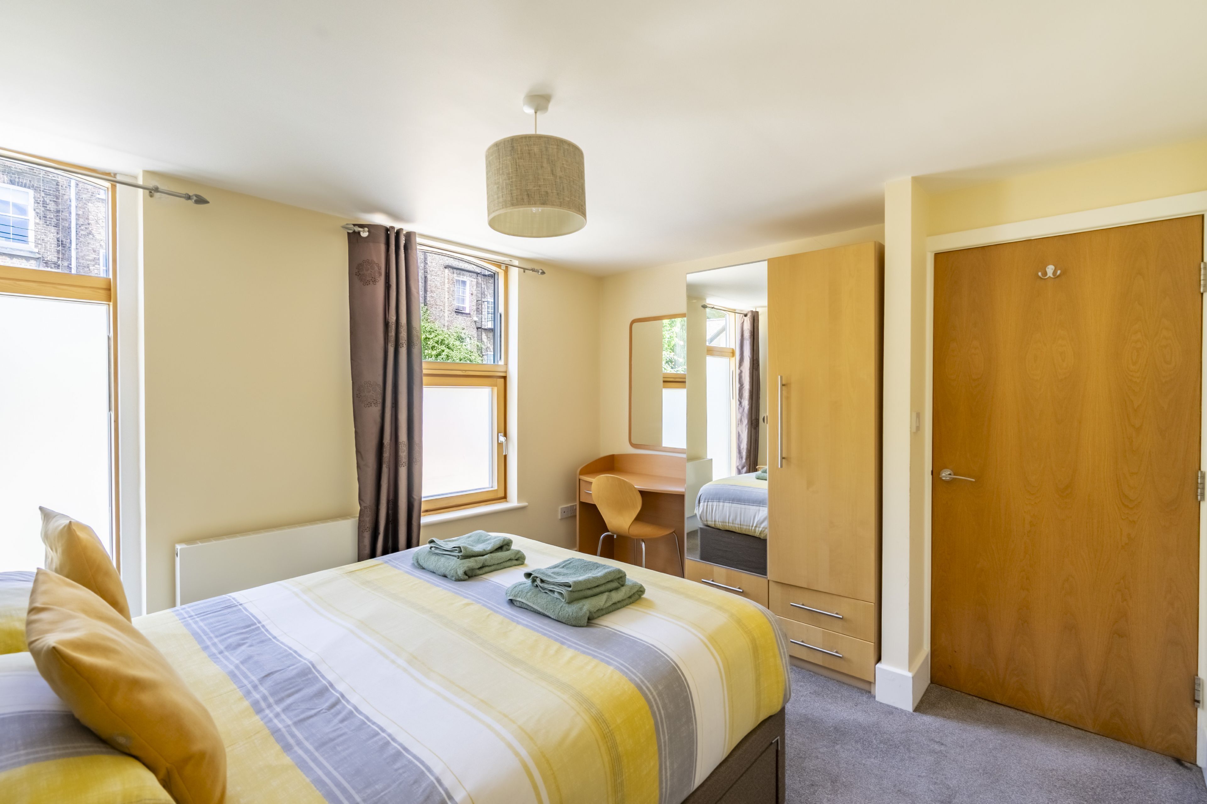 2 bedrooms, iron/ironing board, Internet